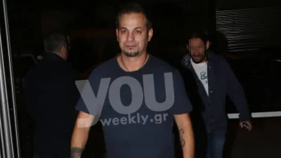 Σπάνια φωτογραφία της αδερφής του Ντέμη Νικολαΐδη - Έχουν ακριβώς ίδια...