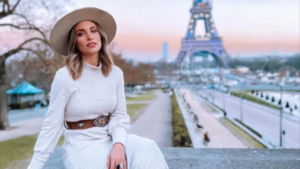 Αθηνά Οικονομάκου: Η θαυματουργή γυμναστική με την οποία καταφέρνει να «δέσει» το σώμα της