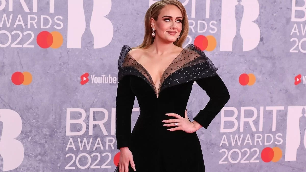 Τον γύρο του διαδικτύου κάνει το viral video της Adele που χορεύει pole dancing μεθυσμένη