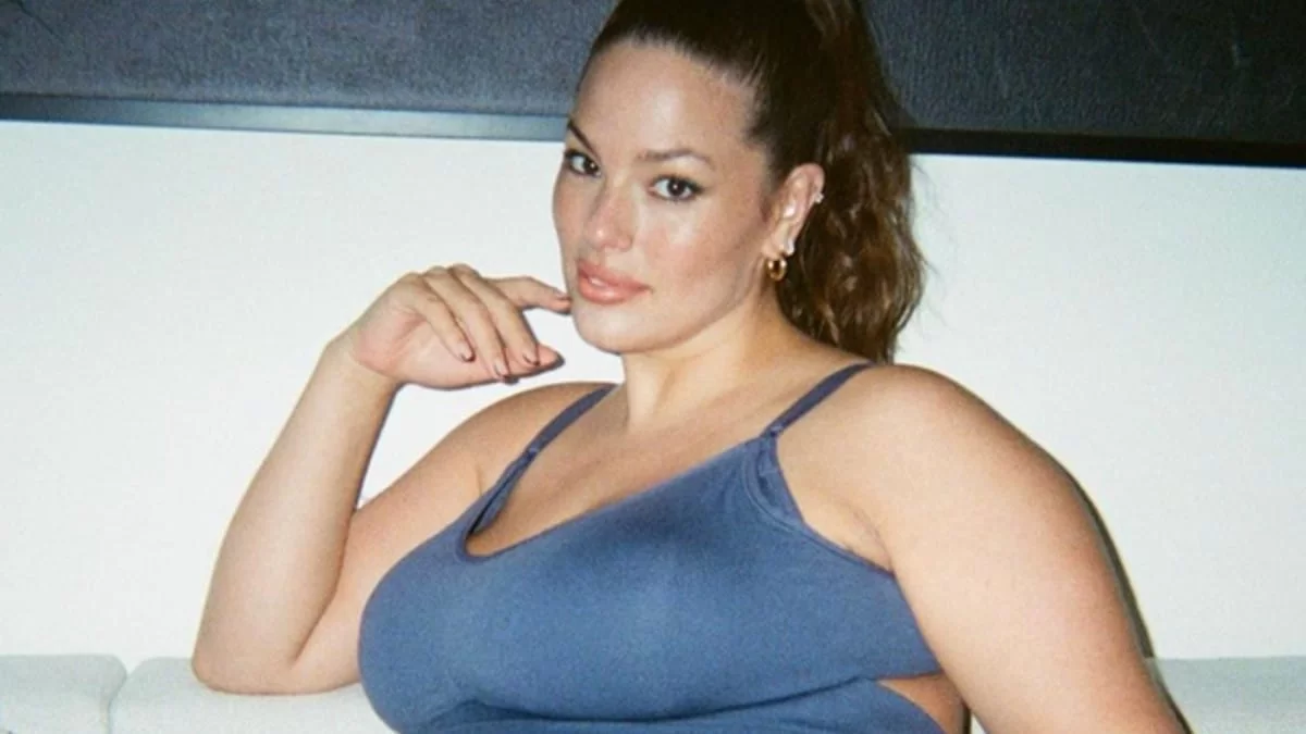 Ashley Graham: Μας συστήνει τα δίδυμα ένα μήνα μετά τη γέννηση τους - Η τρυφερή φωτογραφία