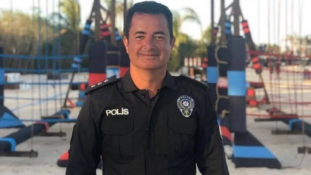 Η αμύθητη περιουσία του mrs Survivor, Ατζουν Ιλιτζαλί - Τα δέκα σπίτια, τα αεροσκάφη και τα γιοτ