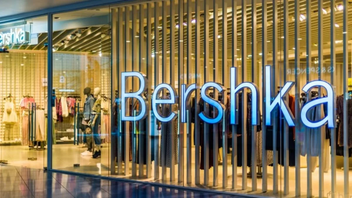 Extra και ταυτόχρονα στιλάτη - Η τσάντα των Bershka που ξεπουλάει όσο καμία άλλη