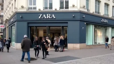 Στα Zara το πιο τέλειο παντελόνι για τις 14 Φλεβάρη - Η ιδιαίτερη λεπτομέρεια στην... πίσω όψη