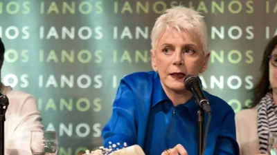 «Κόλαφος» η Έλενα Ακρίτα για το Μένιο Φουρθιώτη  - "Κάτι για τα ροζ βίντεο..."