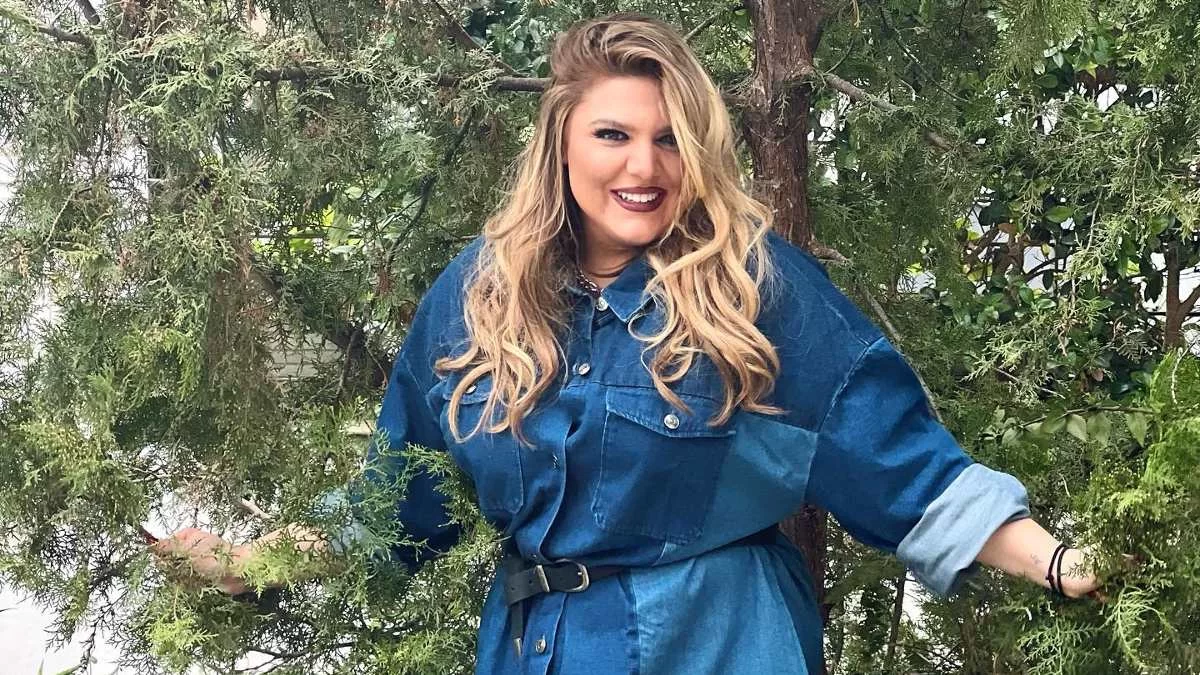 Με τεράστια βεράντα και θέα - Το φαντασμαγορικό σπίτι της Δανάης Μπάρκα