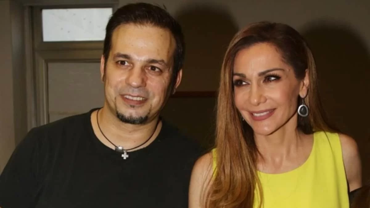 Με ξανθιά πασίγνωστη Ελληνίδα παρουσιάστρια ο Ντέμης Νικολαϊδης - Τα τρυφερά τετ α τετ σε έξοδο τους στο Ψυχικό