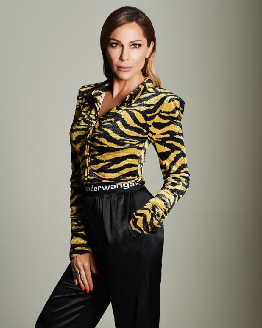 Η Δέσποινα Βανδή η παρουσιάστρια του Chart Show στον Alpha.