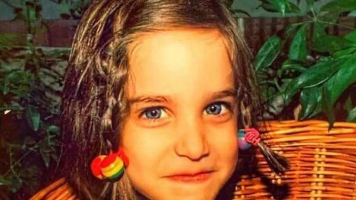 Insta Poll: Ποια celebrity είναι το κοριτσάκι στην φωτογραφία;