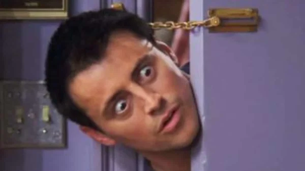 Αγνώριστος ο «Τζόι» από τα «Φιλαράκια» 28 χρόνια μετά το τέλος της σειράς