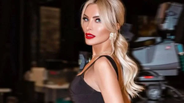 300 τριαντάφυλλα στο καμαρίνι της Κατερίνας Καινούργιου - Τελικά γιορτάζει σήμερα;