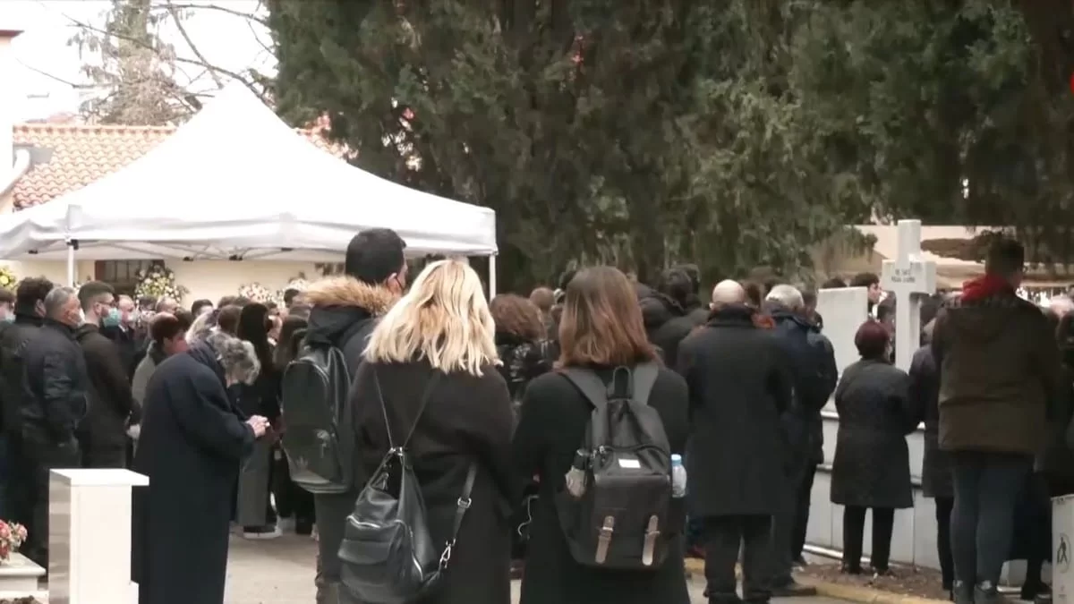 Δολοφονία Θεσσαλονίκη: «Ανατριχιάζει» το τελευταίο αντίο στον 19χρονο Άλκη