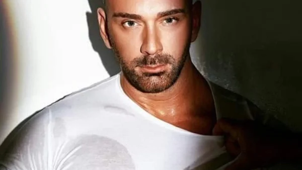 Νίκος Κοκλώνης σε μια αποκαλυπτική συνέντευξη - «Όλοι μου λένε να κάτσω σε έναν καθρέφτη πριν..»