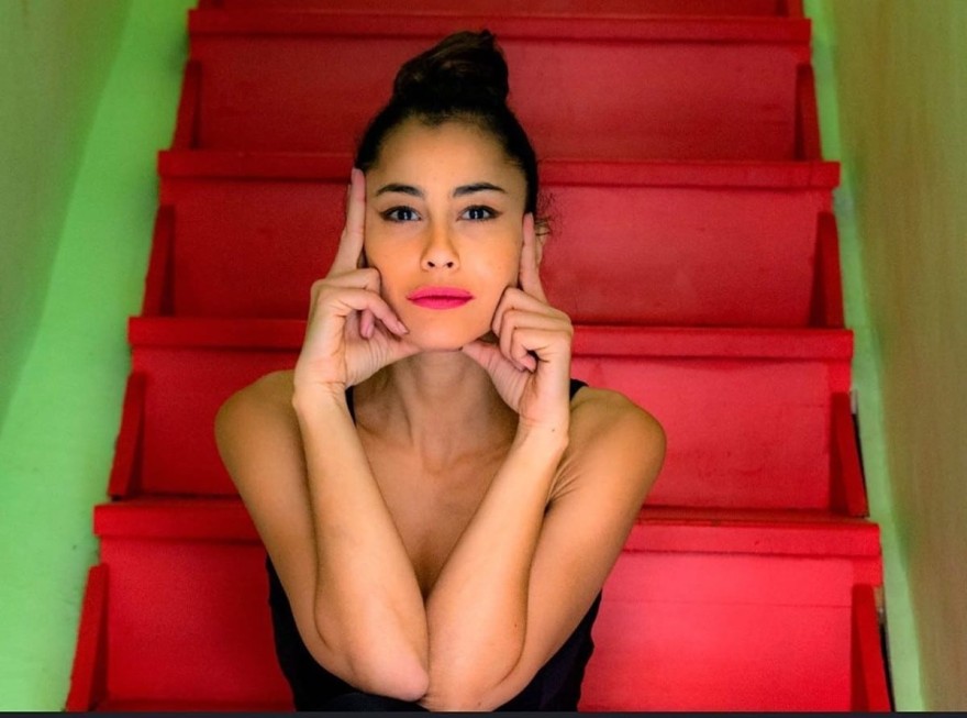 Γη της Ελιάς Βαρβάρα Λάρμου