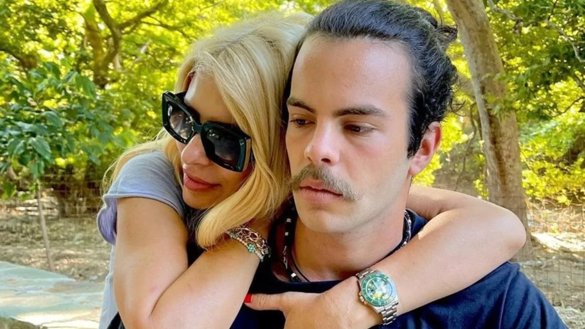 Ρίγη συγκίνησης με την ανάρτηση που έκανε ο γιος της Ελένης Μενεγάκη, Άγγελος Λάτσιος