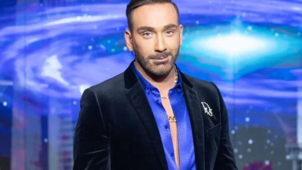 Ξέσπασε ο Νίκος Κοκλώνης για την τραγωδία στην Κάρπαθο: «Οφείλουμε να βάλουμε τέλος σε ομοφοβία, bullying και υποκρισία»