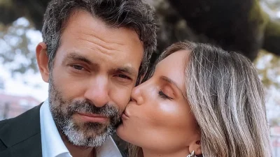 Έχει μαρμάρινο τζάκι και λευκά πατώματα - Νέα φωτογραφία από το σπίτι Οικονομάκου - Μιχόπουλου