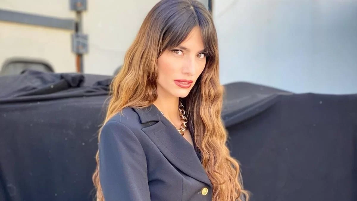 Με ροζ μπικίνι και χωρίς ίχνος μακιγιάζ - Σούσουρο με τις νέες φωτογραφίες της Ηλιάνας Παπαγεωργίου