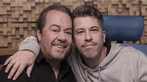 Xάρης Βαρθακούρης: Έλειπε από το πλάι του πατέρα του στο Σπίτι με το mega - «Ο λόγος που απουσίαζε..»