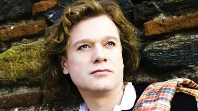 Πέτρος Γαϊτάνος: Η πραγματική ηλικία και η καταγωγή του