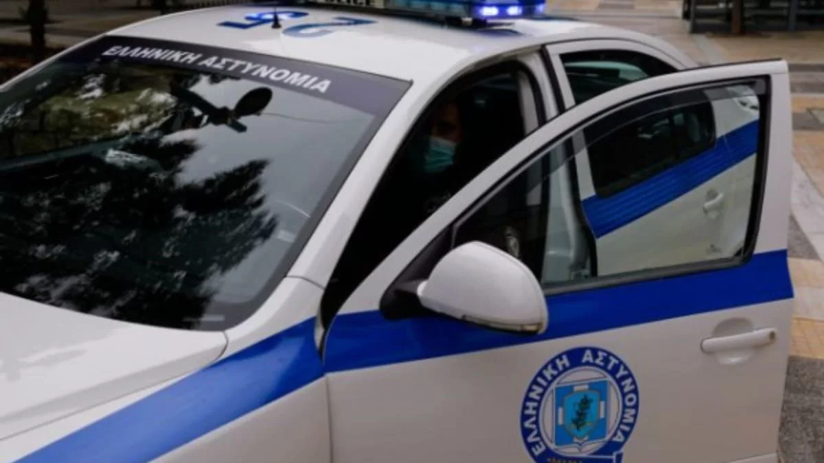 Θρίλερ στη Νέα Ιωνία - Εγκλωβισμένος διαρρήκτης απειλεί αστυνομικούς