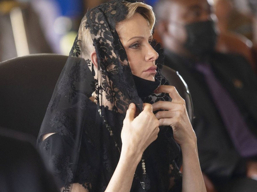 Η Σαρλιν του Μονακό πριν νοσηλευτεί