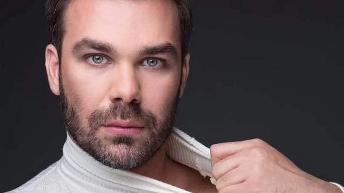 Ξανθιά με γλυκό χαμόγελο - Η τρυφερή φωτογραφία του Σαμπάνη με την αδερφή του