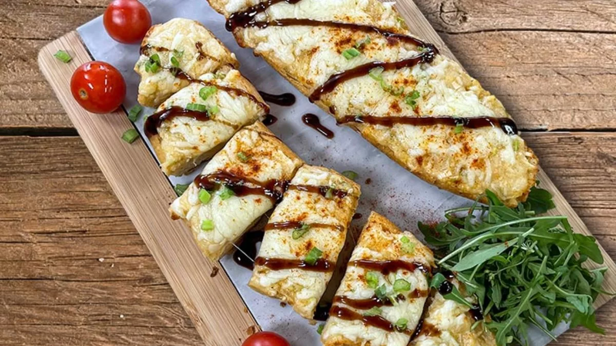 Εύκολο σκορδόψωμο έτοιμο σε 5 λεπτά - Με λιωμένο τυρί και ντοματίνια