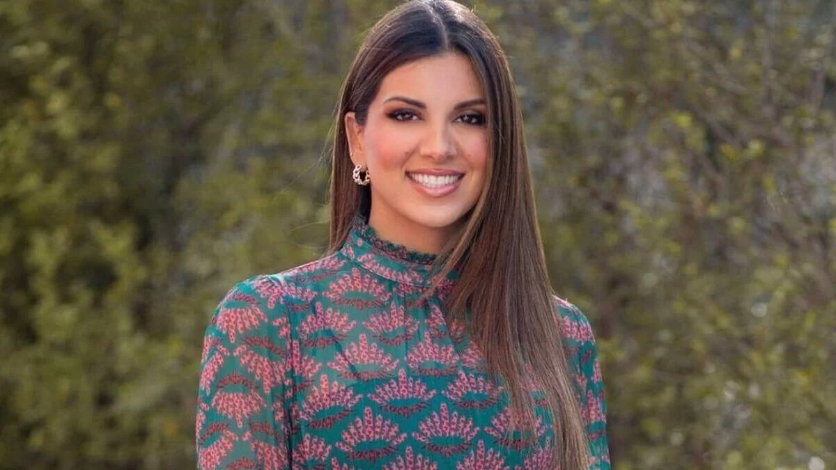 Σταματίνα Τσιμτσιλη: Ταξίδι ''αστραπή'' στη Μυτιλήνη με τον Θέμη Σοφό για χάρη του γιου της - Τι συνέβη;