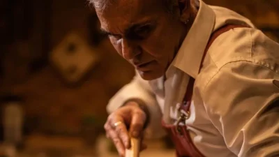 Ο Στέλιος Ρόκκος έγινε ξυλοποιός - Η απίστευτη δημιουργία που έφτιαξε στον Χρήστο Μάστορα