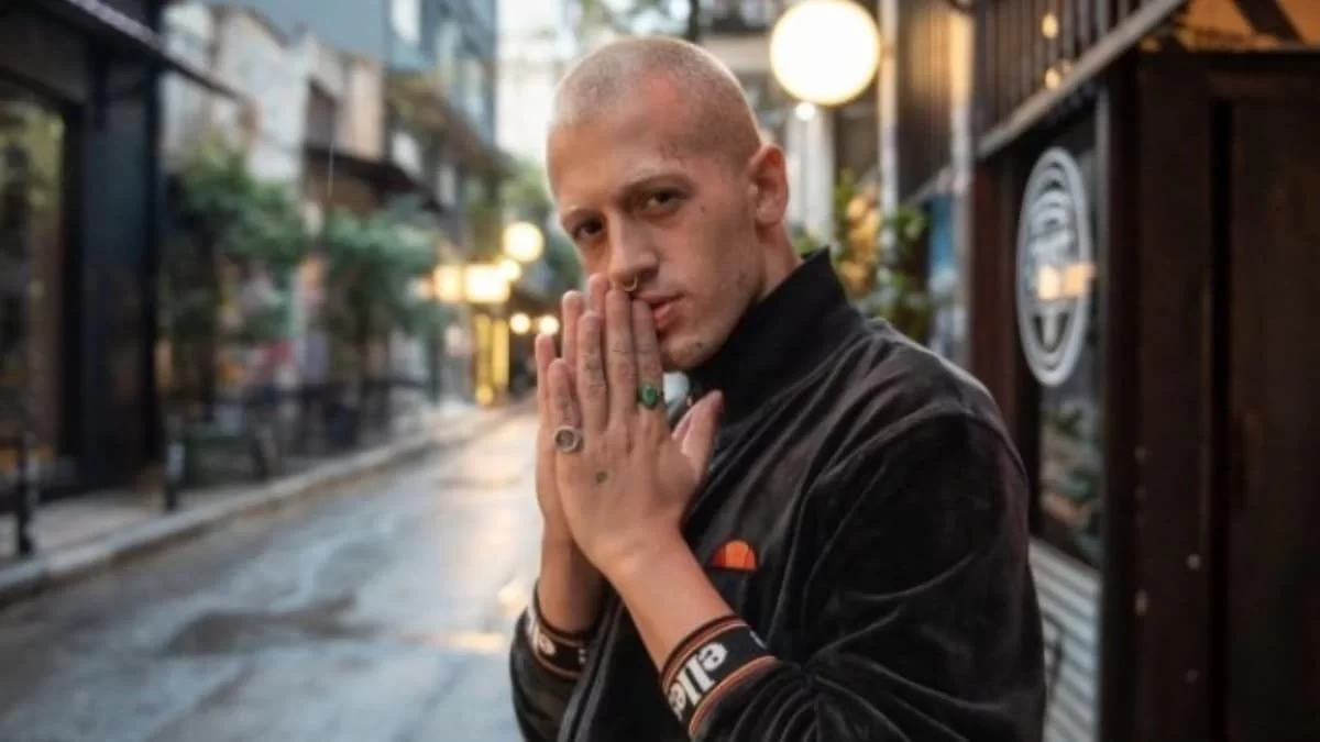 Τάσος Ξιαρχό: Έπεσε θύμα ληστείας - Η ανάρτηση με το σπασμένο αυτοκίνητο