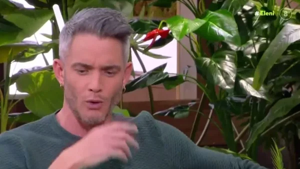 Θεοχάρης Ιωαννίδης: ''Αναψοκοκκίνησε'' όταν είδε την Ελένη Μενεγάκη -  «Έχω μια περίεργη ταχυπαλμία...»