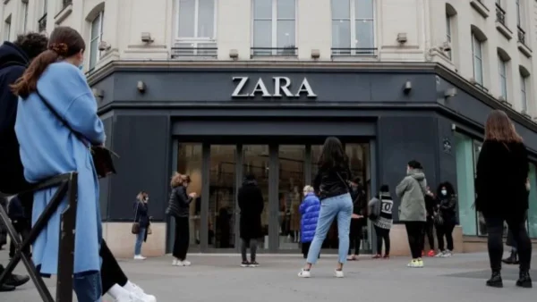 ZARA: Έχουν έκπτωση 45% και εξαντλήθηκαν! Τα νούμερο 1 trend τρακτερωτά μποτάκια επανακυκλοφορούν