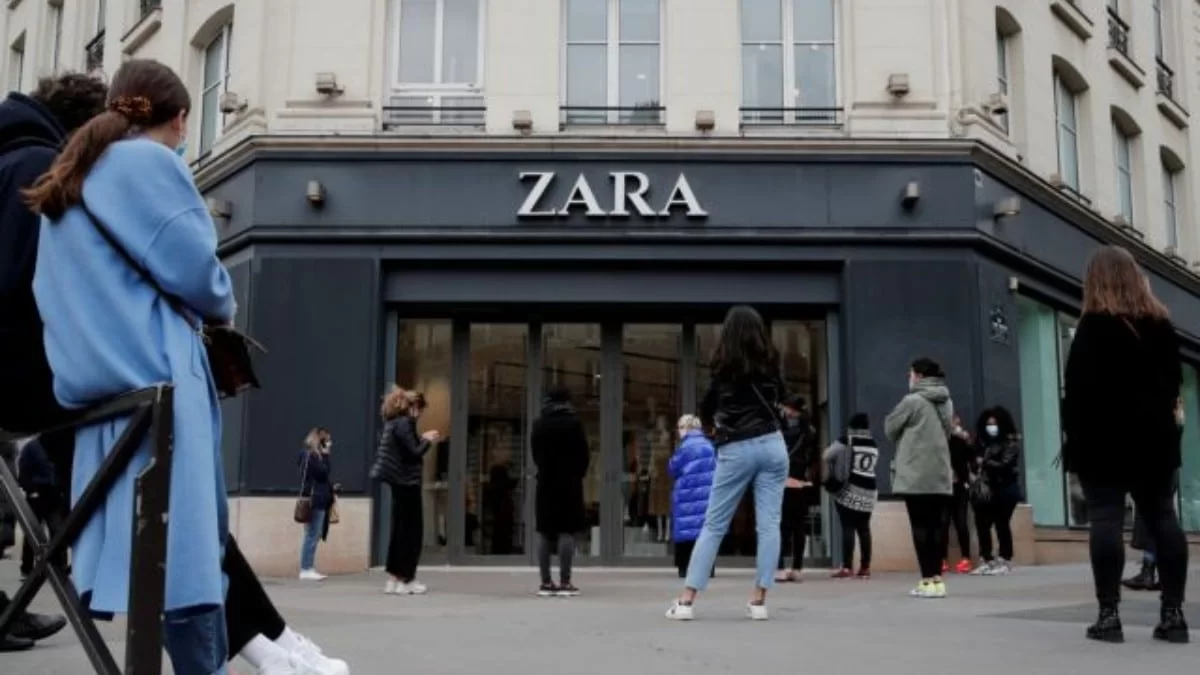 ZARA: Έχουν έκπτωση 45% και εξαντλήθηκαν! Τα νούμερο 1 trend τρακτερωτά μποτάκια επανακυκλοφορούν