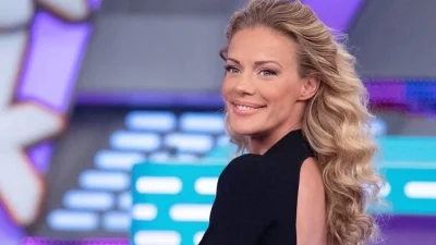 Το πραγματικό πρόσωπο της Ζέτας Μακρυπούλια - Έτσι είναι χωρίς ίχνος μακιγιάζ πάνω της