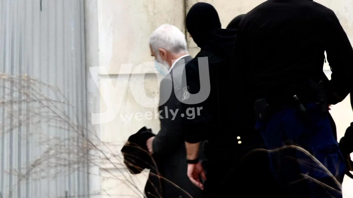 Τρέχοντας έφυγε ο Πέτρος Φιλιππίδης μετά τη λήξη της δίκης - Είδε τις κάμερες και...