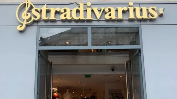 Κάνε δικό σου το πουλόβερ από τα Stradivarius που βγαίνει σε τρία χρώματα - Μόνο με 12,99 €