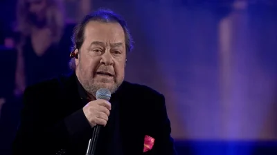 Δεν ήταν πάντα τραγουδιστής - Η δουλειά που έκανε ο Γιάννης Πάριος πριν γίνει διάσημος