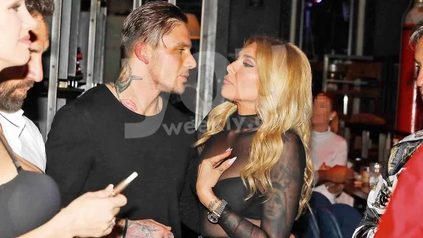 Διαχυτικοί στην πρώτη δημόσια έξοδό τους - Οι αγκαλιές και τα φιλιά της Αγγελικής Ηλιάδη και του Γρηγόρη Αναστασιάδη