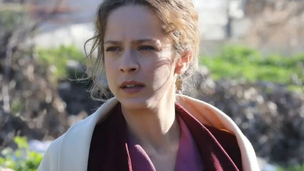 Άγριες Μέλισσες - αποκλειστικό: Η Ασημίνα μένει έγκυος! Περιμένει το παιδί του...