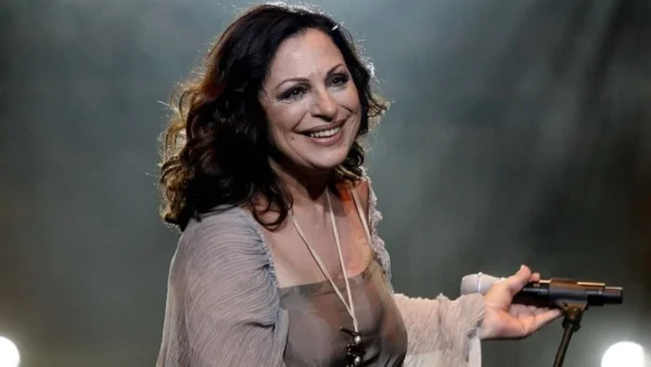 Κάνει τον γύρο του διαδικτύου - Χιλιάδες αντιδράσεις κάτω από το βίντεο της Χάρις Αλεξίου