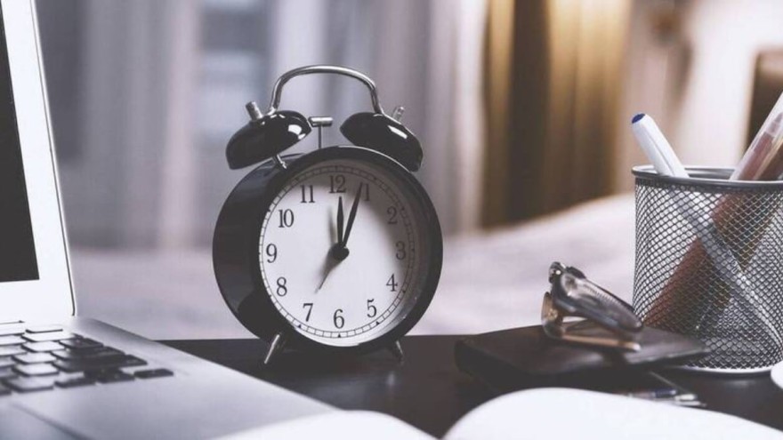 Πότε γυρίζουμε τα ρολόγια μια ώρα μπροστά