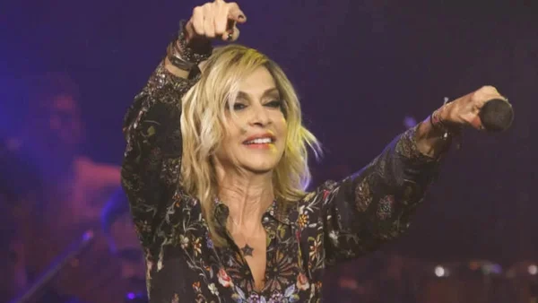 Χαμός με την είδηση που κυκλοφόρησε πριν από λίγο για την Άννα Βίσση - Τι συνέβη