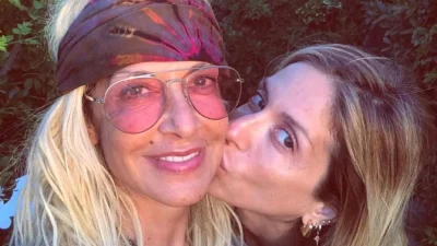 «Πρέπει να βγει με την μαμά μου» - Ο άντρας που "προξενεύει" η Σοφία Καρβέλα στην Άννα Βίσση