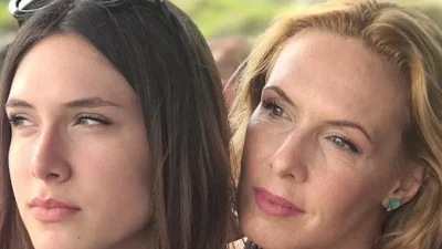 Oι δημόσιες ευχές της Εβελίνας Παπούλια στην κόρη της - «Σε λατρεύω καρδιά μου»