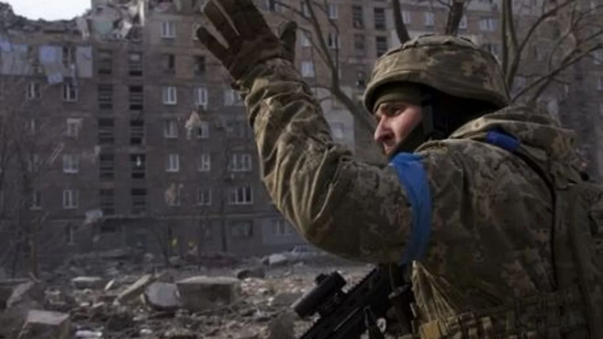 Πόλεμος Ουκρανία: 300 νεκροί σε θέατρο της Μαριούπολης - Σφηροκοπούν ανελέητα τη χώρα