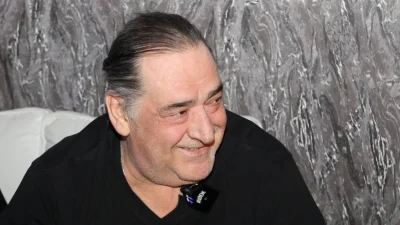 Καστανομάλλα και κούκλα - Η σύζυγος του Βασίλη Καρρά, Χριστίνα