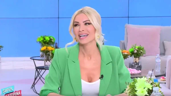 Απίστευτη αμηχανία στον αέρα του Super Κατερίνα - Η μπηχτή που δέχτηκε η Καινούργιου για τον Τσαγκρίδη