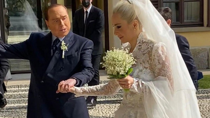 ο γάμος του Σίλβιο Μπερλουσκόνι