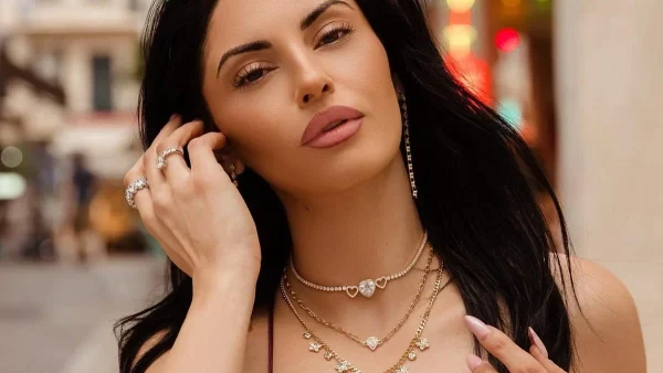 Ξέσπασε η Δήμητρα Αλεξανδράκη: «Εσείς οι ίδιοι το μόνο που βγάζετε, είναι μιζέρια, γκρίνια και κακία»