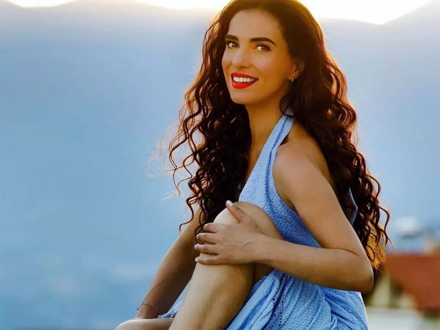 Φωτεινή Δάρρα Νίκος Μάνεσης σύζυγος